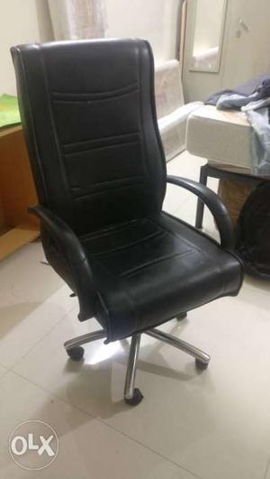 Strong and comfortable office chair