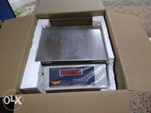 Unused Unicon Electronic weighing scale - 40 kg