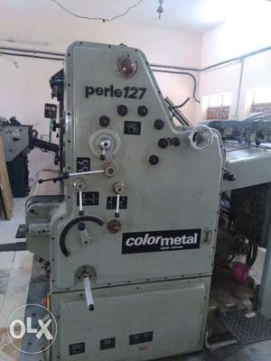 White Color Metal Industrial Machine
