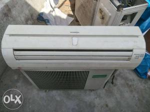 White Split-type Air Conditioner With Condensing Unit Set