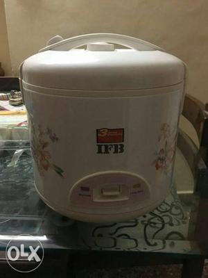 IFB electric rice cooker in excellent mint