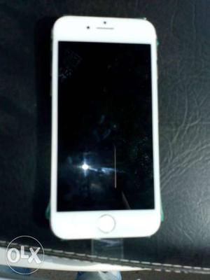 Iphone 8 with chger or eraphone good condition or