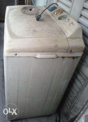 Old 7kg semi automatic washing machine