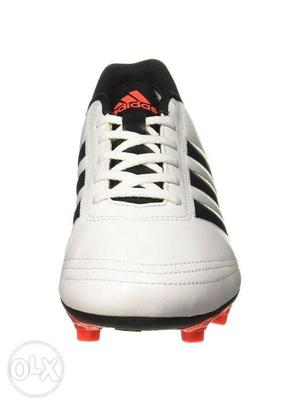 Adidas men's football boots size UK-9 new boots.