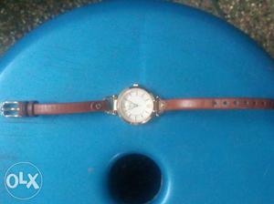 An imported FOSSIL watch want to sell 4 months