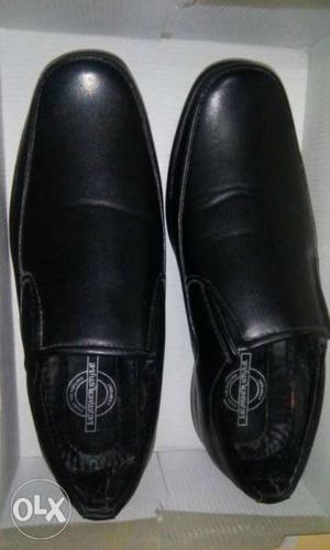 Black leather shoes: *Size -40 *colour -Black
