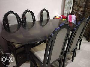 Dinner table set 6 chairs to sell fast