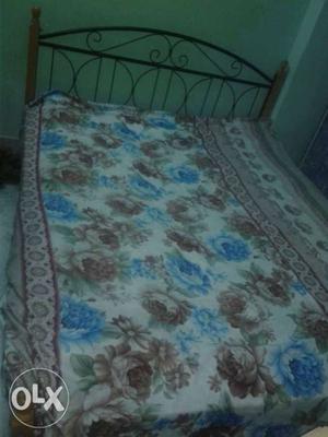 Double bed in very good condition intrested ones