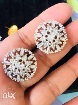 German diamonds! Fresh pair of earrings.