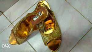Golden pencil heel ladies sandal size6