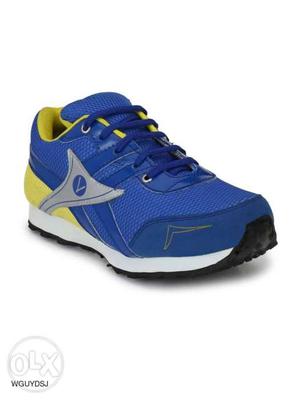 INTERNATIONAL BRABD new. Blue And Yellow Running Shoe