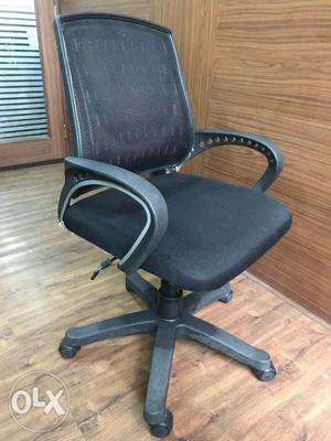 Office Chair with Hydraulic - just 4 months old - feels like