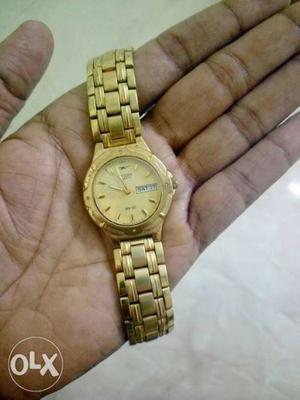 Original citizen men's watch (gold color) very