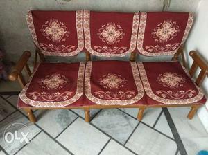 Red And White Floral Fabric 5 seat Sofa very good condition