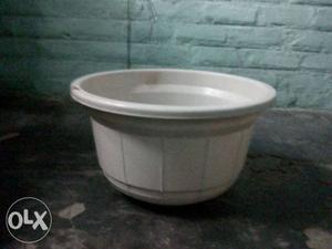 Round White Ceramic Bowl With Lid