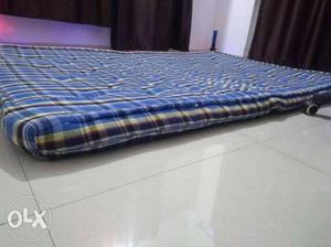 Urgent!!! One 4x6 4 inch mattress as good as new