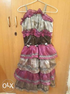 Gowns / frocks for girls kids 6-10 years.size 28.size
