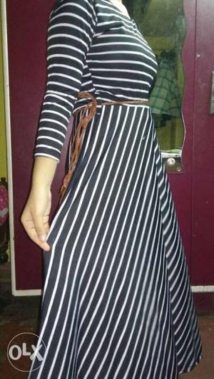 White And Black Striped Long-sleeved Dress