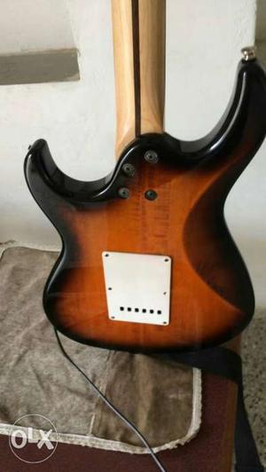 Cort g100 electric guitar very nice condition