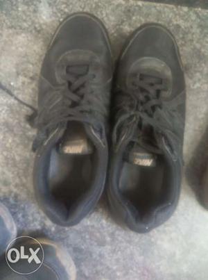 Nike black shoes size US6,i n good condition