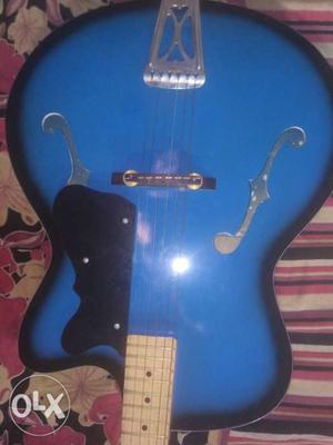One month old guitar very good condition