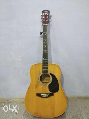 Guitar (Very fine condition guitar,one hour used