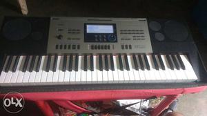 Keyboard musical instrument in excellent condition