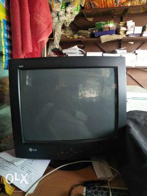 LG 700E Good candition crt