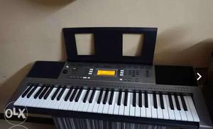 Yamaha keyboard ESR 353 in excellent condition