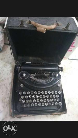 England Remington type writter working condition shipping