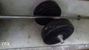 Gym 4 dumbbell 5kg with steel road good condition