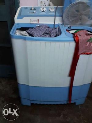 L G washing machine 4 years old good condition