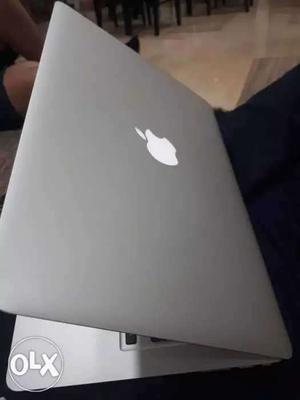 MacBook Air brand NEW condition/core i5/4gb/128gb flash