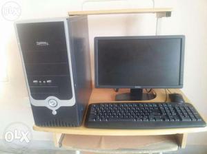 Old And Used Computer Pentium Pro,2Gb Ram,160gb hardisk 15in