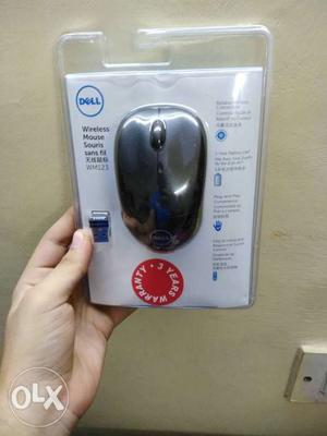 Sealed pack dell wireless mouse