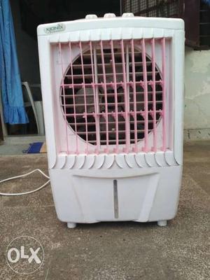White And Pink Pet Carrier