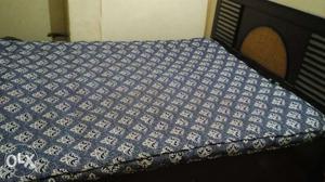 1 year old queen size bed with double bed mattress