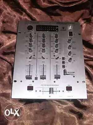 Dj mixer behringer DX626
