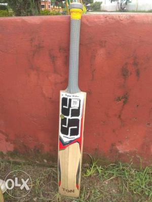 English willow T20 premier with barcode no damage