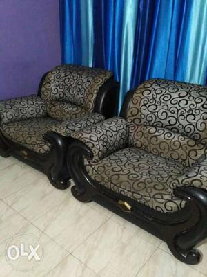 Maharaja Sofa 5 Seater in very new condition.