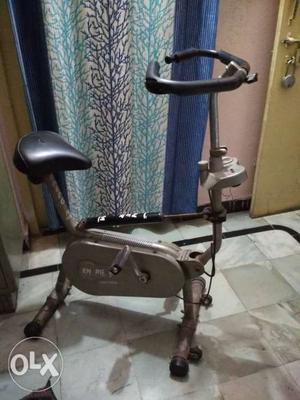 Stationary exercise bike, good condition