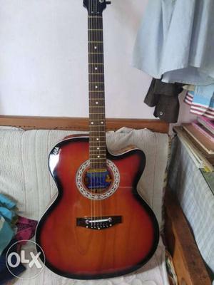 Yemaha guitar 1month old only genuine customer