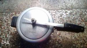 5 litre cooker..not used...in good condition...