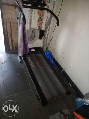 6 month old treadmill new Breand good condition