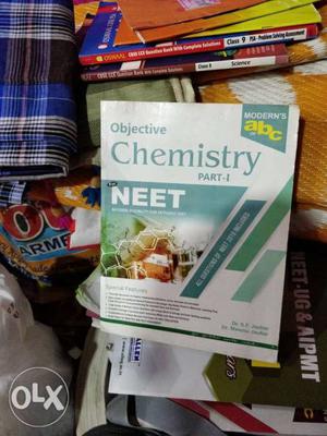 Akash neet books nearly 25 books