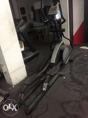 Commercial elliptical cross trainer good working condition.