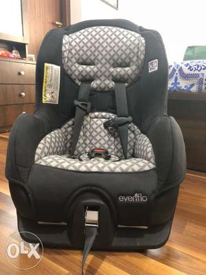 EvenFlo car seat for 0-5 year olds in perfect