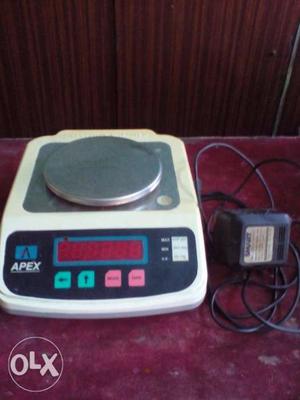 Gold weighing machine