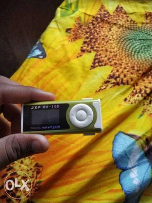 Green And White JXP MM-16D MP3 Player