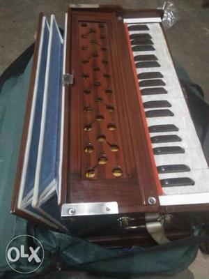 Harmonium with bag, only 8month use